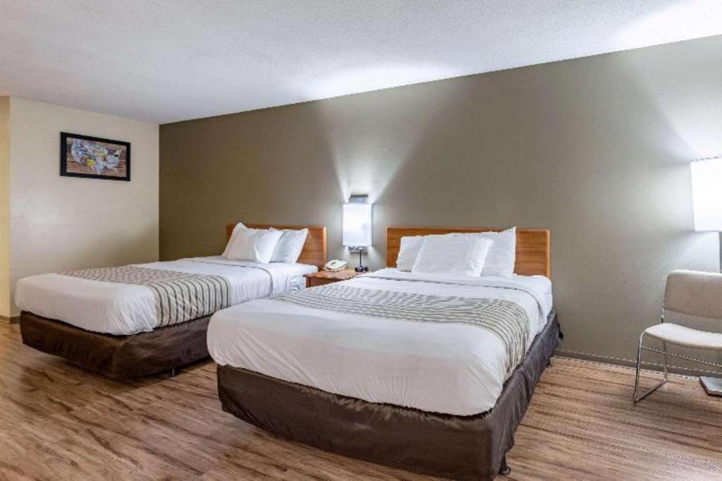 Econo Lodge Ithaca Bagian luar foto